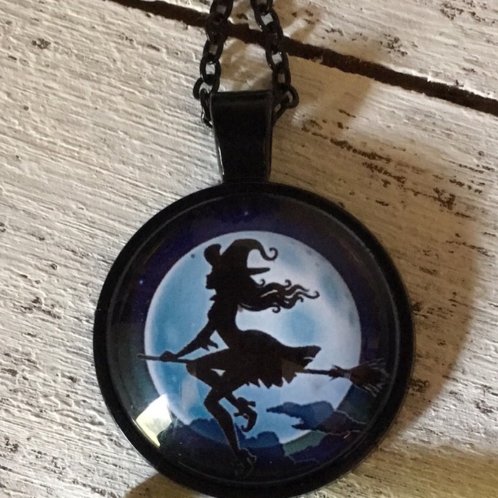 Witch Necklace - Picture 7 of 8